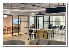 ��������Ӣ����ѵѧУ